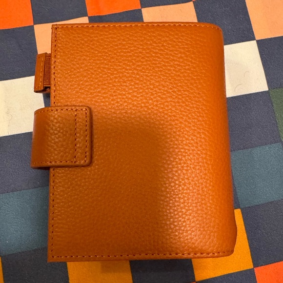 Moterm Companion Traveler's Notebook Cover w/ Back Pocket (Passport, Pebbled) - Picture 6 of 9
